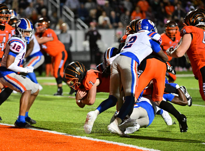 East St. Louis stops Edwardsville quarterback Jake Curry